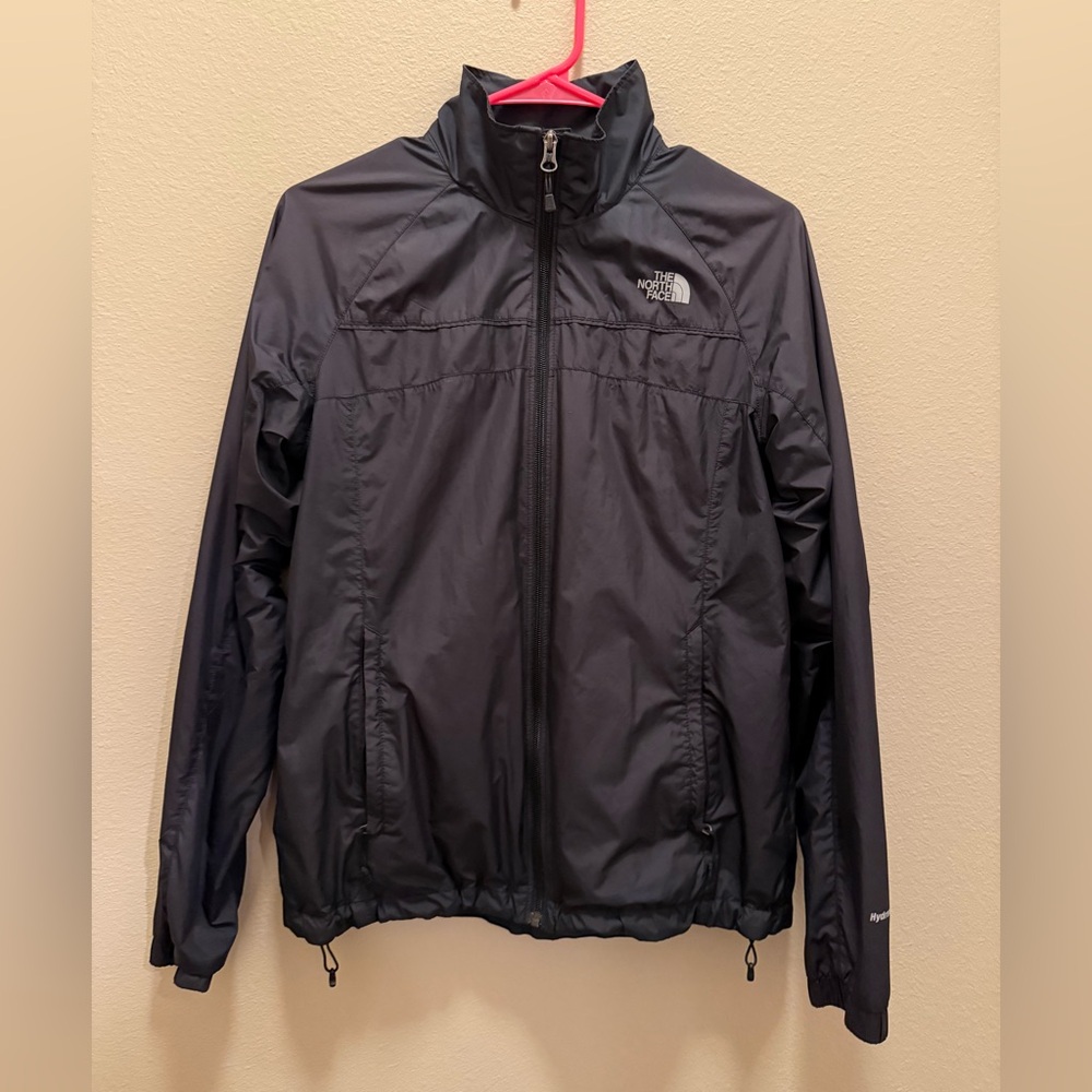 black north face windbreaker